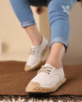 زوي - أبيض مائل للصفرة